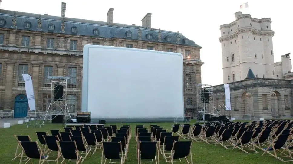 Setup technique pour événement cinéma plein air