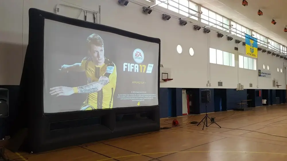Écran 5m léger en gymnase pour la FIFA