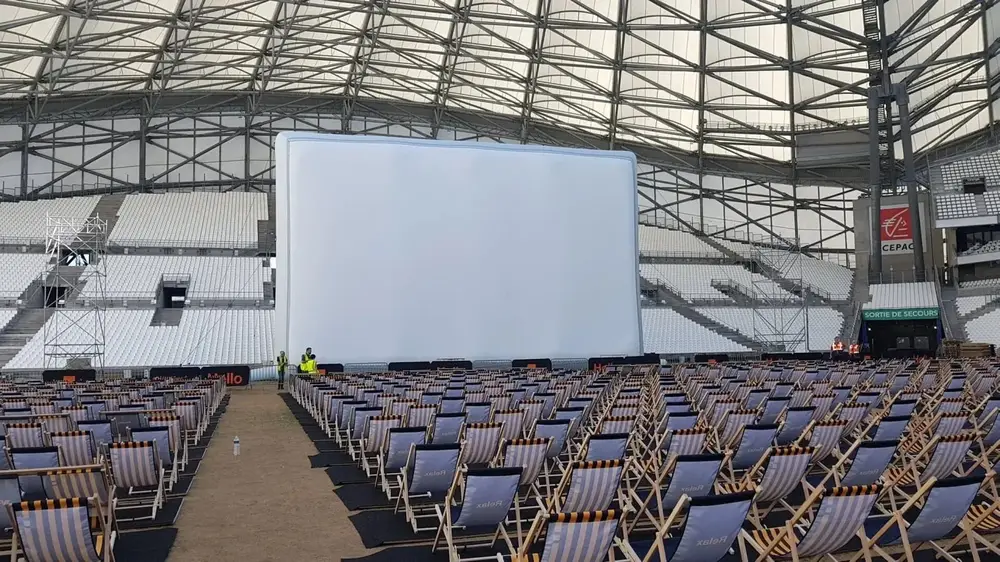 Ecran 24m gonfle au Stade Velodrome