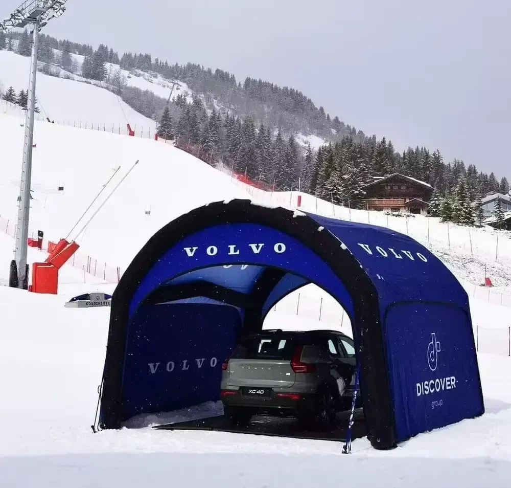 Tente gonflable N Hallucine blanche dans la neige