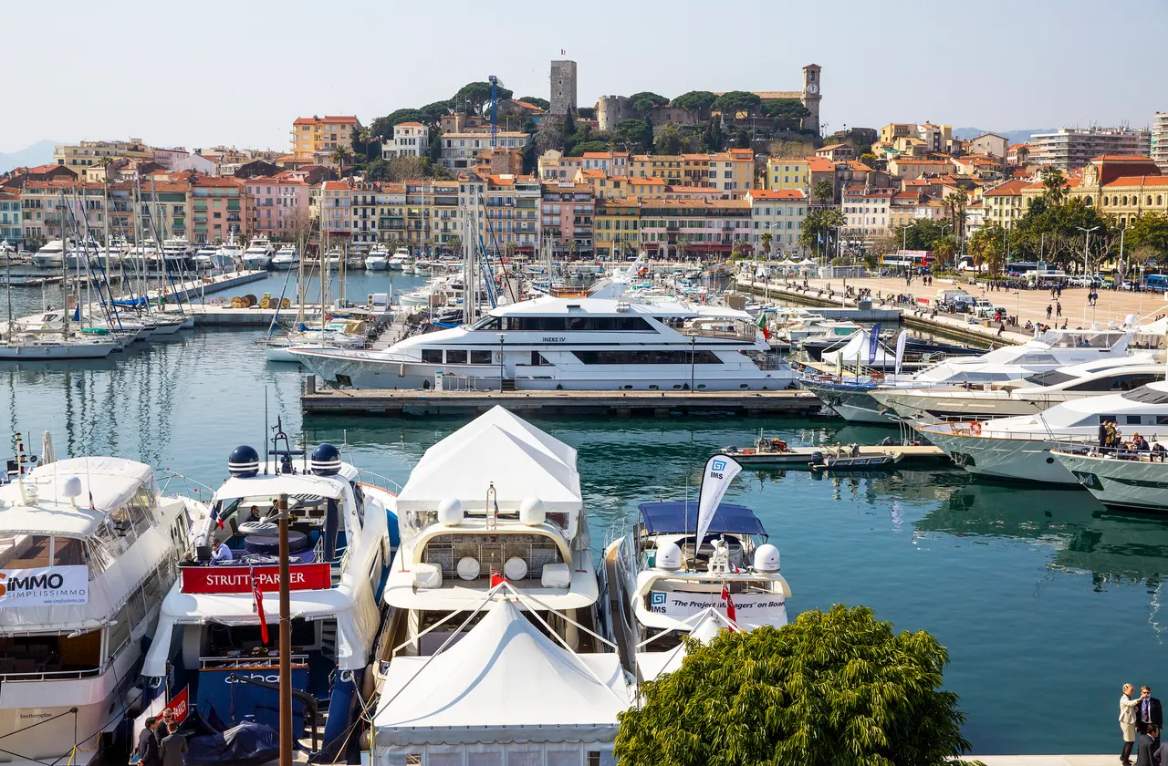 Cannes, ville de l'agenda du cinéma en plein air