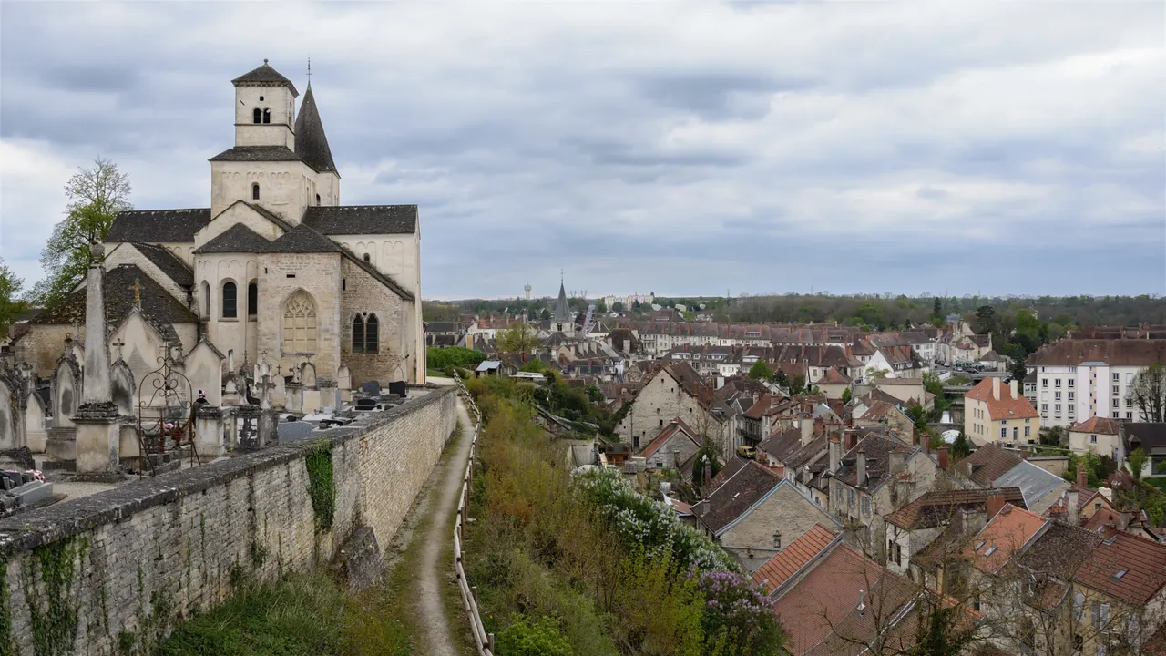 Châtillon-sur-Seine — Eglise Saint-Vorles dominant Chatillon-sur-Seine