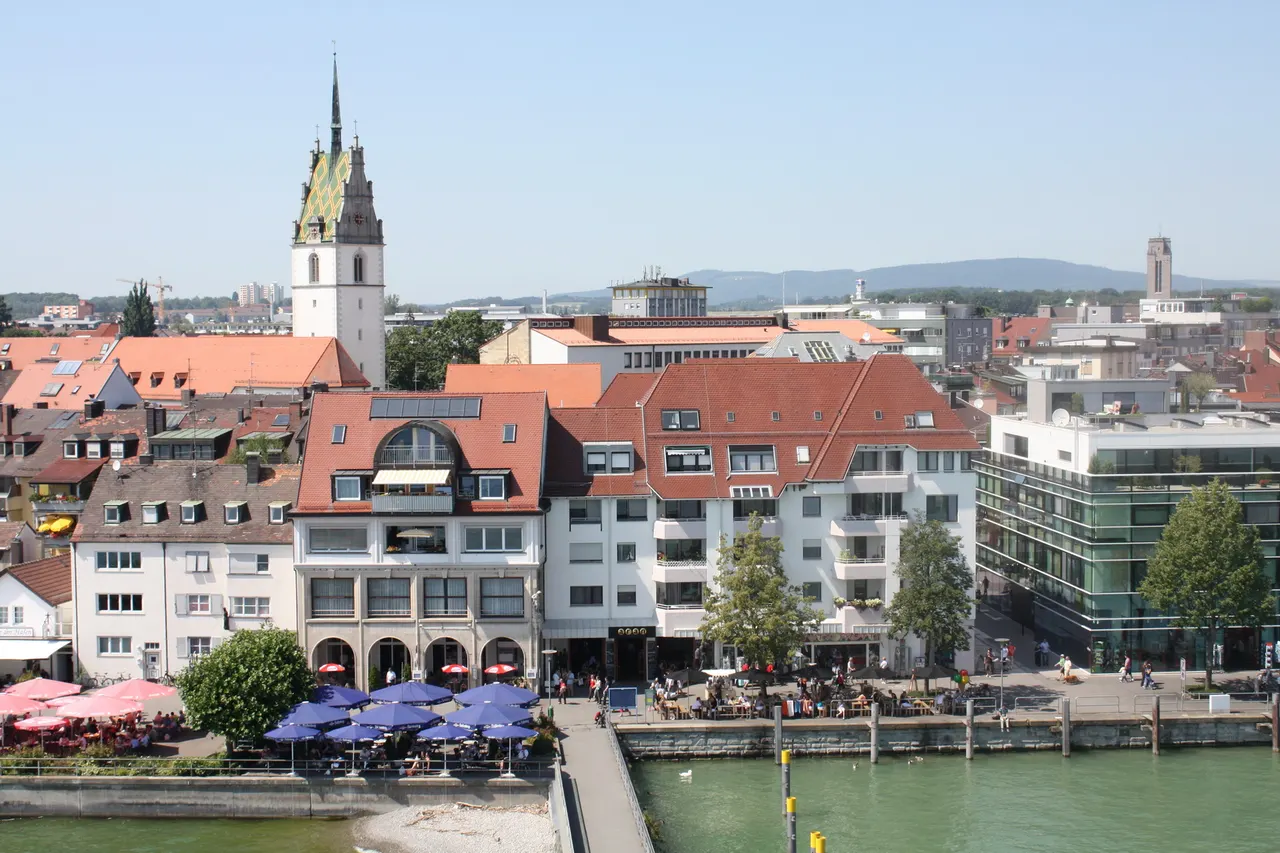 Friedrichshafen — Blick vom Moleturm auf die Altstadt von Friedrichshafen