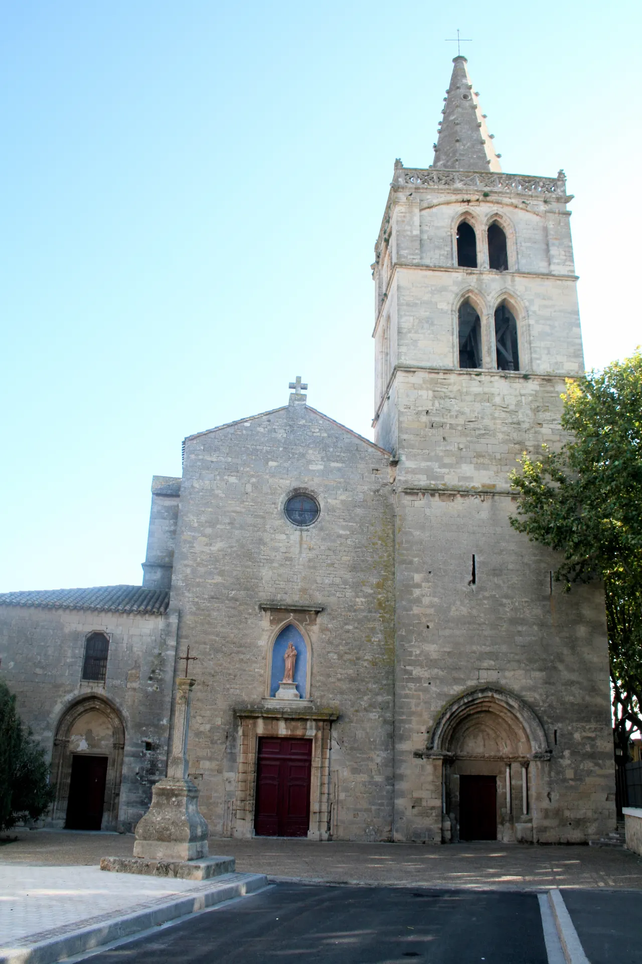 Sérignan — Serignan Notre-Dame entree