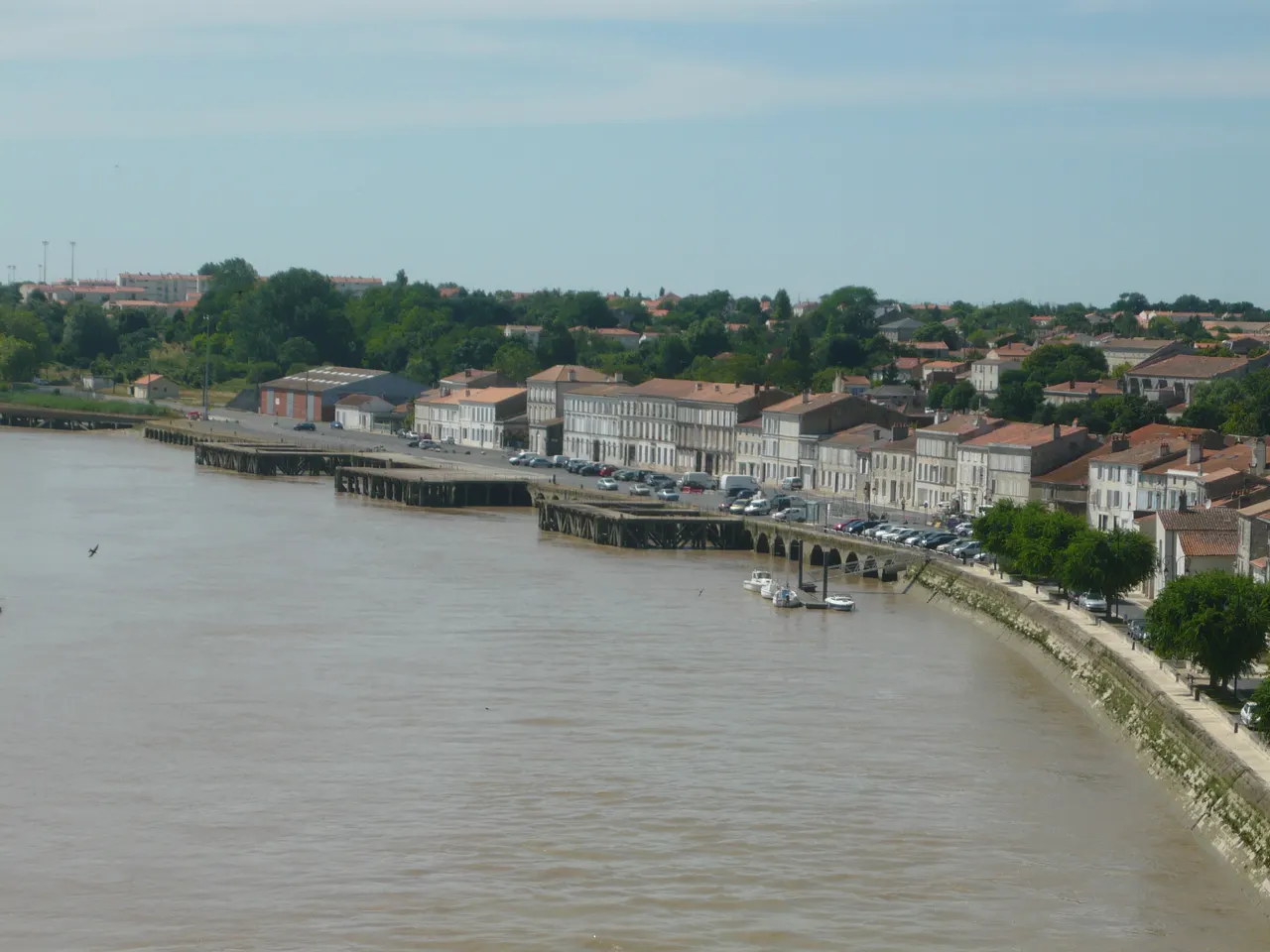 Tonnay-Charente — La rive droite à Tonnay-Charente